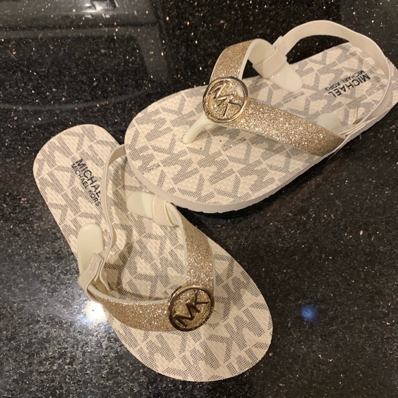 toddler girl size 10 flip flops